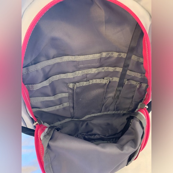 The North Face - Women’s Vault Backpack (2013) in High Rise Grey & TNF Black - Picture 8 of 13